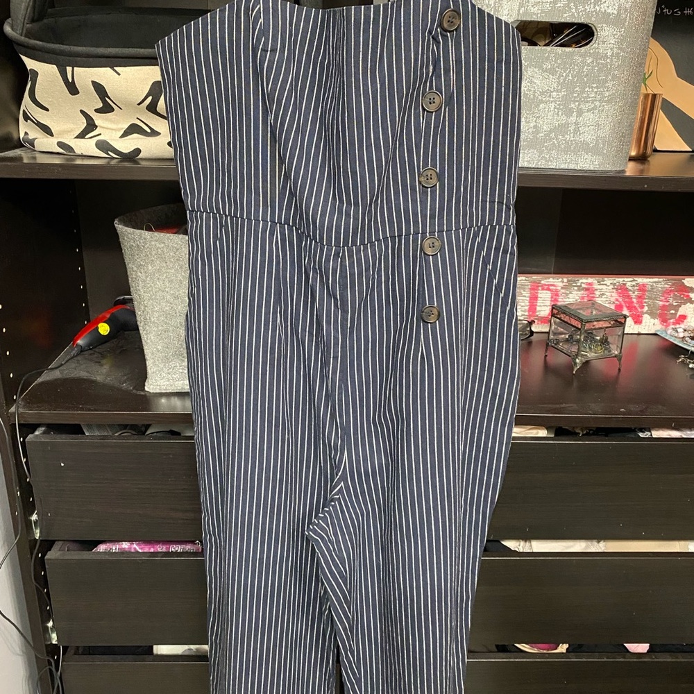 Forever 21 navy blue/white stripe jumper. Size L